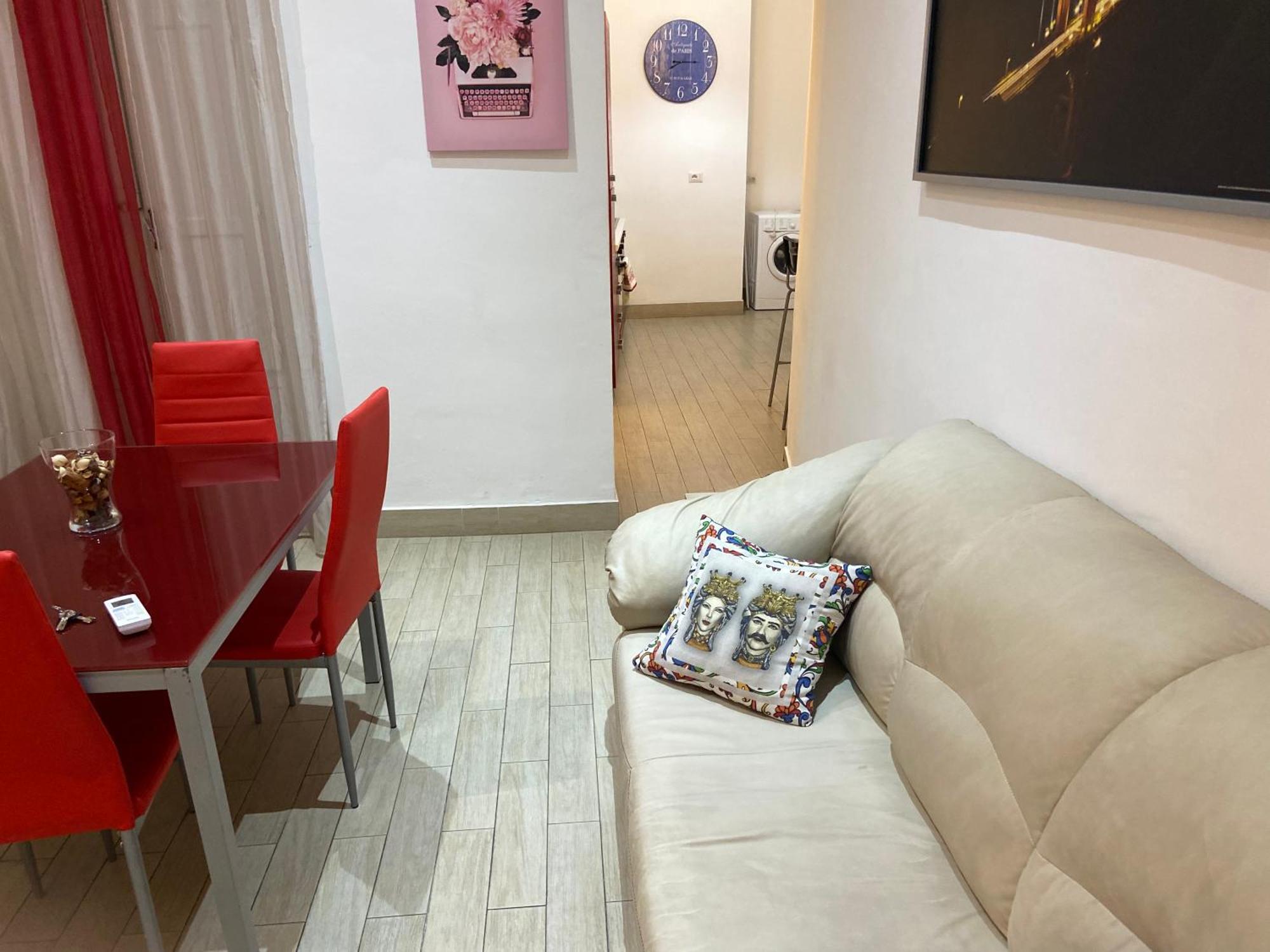 Casa Vacanza La Collegiata คาตาเนีย ภายนอก รูปภาพ