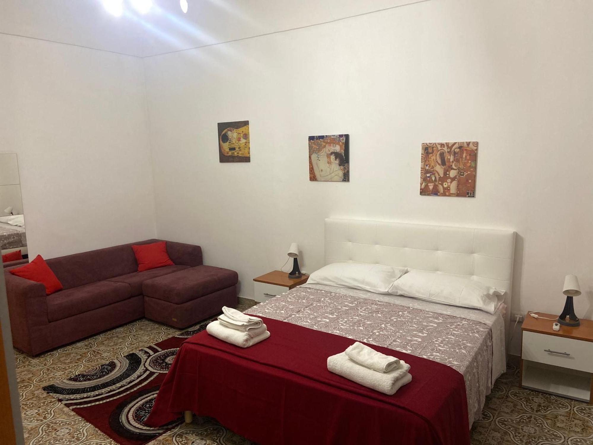 Casa Vacanza La Collegiata คาตาเนีย ภายนอก รูปภาพ